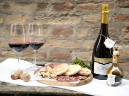 Weekend in red: Ferrari, Lambrusco, Aceto Balsamico di Modena